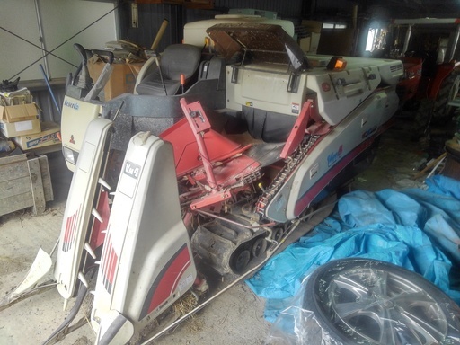 コンバイン(袋式) 売ります。 まだまだ現役で使えるのに私の体が