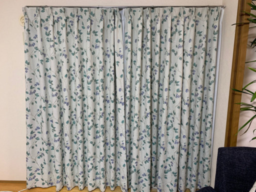 ニトリ　レースカーテン　遮光カーテン