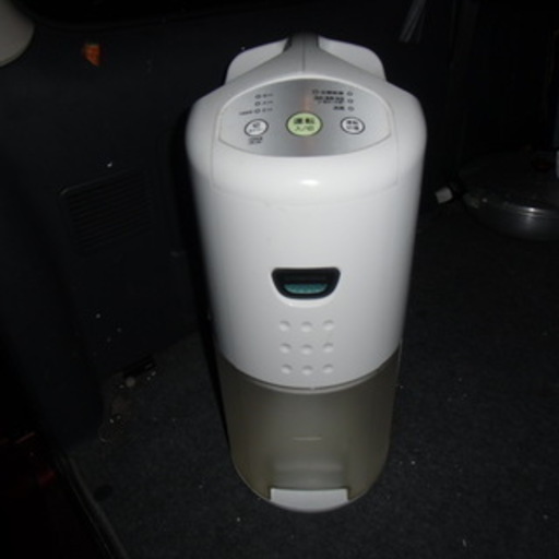 コロナホワイト 除湿機CDSC-H8024X　未清掃 CDSCタイプ｜衣類乾燥除湿機｜株式会社コロナ