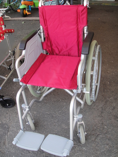 TacaoF アルミ製自走式車椅子 S-15 低反発クッション付き ノーパンク