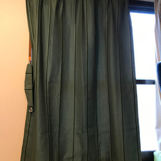 遮光カーテン2枚　高さ180センチ、幅105センチ