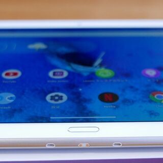 軽量440g 10.1型 64GB/4GB Lenovo Tab P10 Snapdragon450 指紋認証/顔