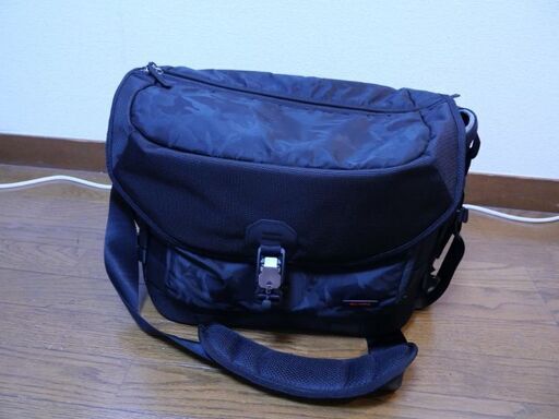 カメラバッグ GW-PRO RED メッセンジャー L 21L ブラックカモ SGWPR-MBL売ります