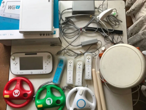 Wii U ベーシックセット　ソフト15本付き　Wiiリモコン✖️4 タタコン　バランスボード付き