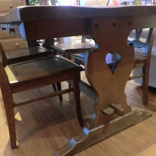 【中古美品】自社配送＆設置可能　豊田たんす ダイニング５点セット　テーブル　椅子