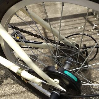 20インチ折り畳み自転車です。雨の日には乗ってません