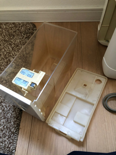 SHARP 衣料乾燥用除湿機 CV-W80CH-W シャープ 家庭用除湿機 CV-W80CH