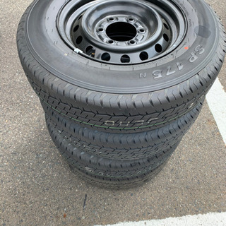 ハイエース新車外しタイヤ4本セット（スチールホイール組）①