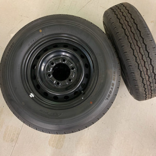 ハイエース新車外しタイヤ4本セット（スチールホイール組）②