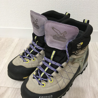【値下げ】22.5cm SALEWA登山靴