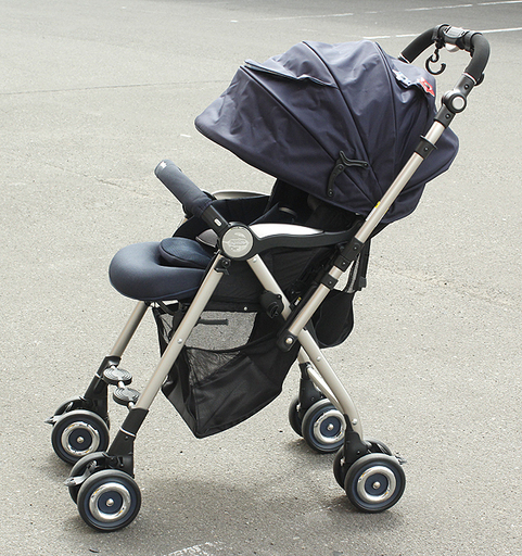 札幌 引き取り 美品 Aprica アップリカ ソラリア ベビーカー A型 両対面式 2015年モデル ネイビー