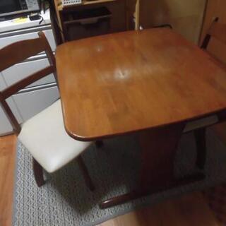 ダイニングテーブル、椅子×2