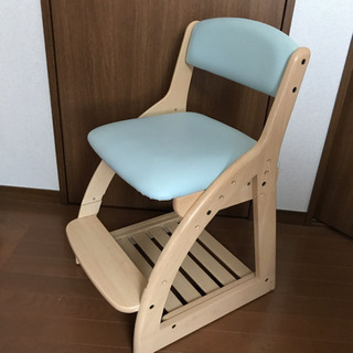 ニトリ 学習椅子