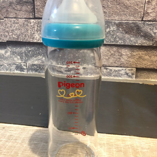 取引中　最終値下げです。哺乳瓶(Pigeon  240ml 瓶)