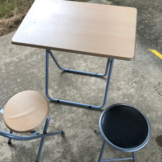 折り畳みテーブル、椅子のセット