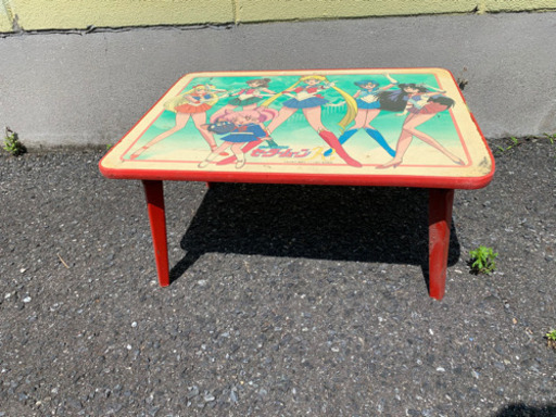 セーラームーン折りたたみテーブルピンク