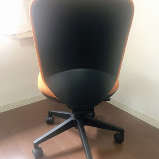 オレンジ　オフィスチェア