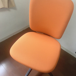 オレンジ　オフィスチェア