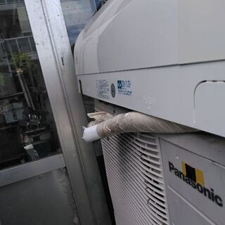 Panasonic8畳用のクーラー 2012年製 城間の倉庫においてあります