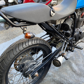 チョッパー？ ボバー？ かなりイカしたフルカスタム車 バンバン