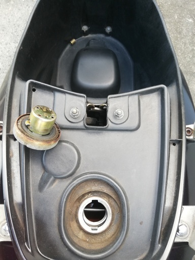 ホンダのスペイシー125cc エンジンセル一発で始動出来ます。