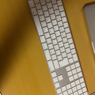 iMac 2013 Late 21.5 inch メモリ8Gb マジックマウスキーボード付き