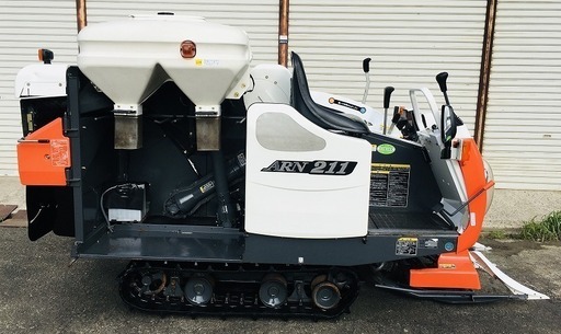 SOLD OUT】クボタ コンバイン ARN211 2条刈 10.5馬力 袋取り 221時間