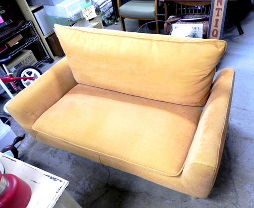 2人掛け ソファ 幅129cm×座面高さ約32cm×奥行約73.5 イエロー系 ☆ PayPay(ペイペイ)決済可能 ☆ 札幌市 白石区 東札幌 アウトレットモノハウス