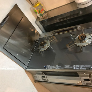 値下げ‼️リンナイ/ガステーブル& 防熱板(右強火力)都市ガス