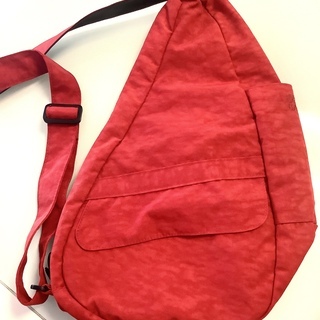 ほぼ新品❣️ヘルシーBackBag クリムゾン4800円お売りし...