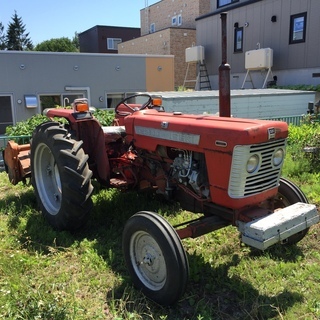札幌市清田区発　イセキ　トラクター　ＴＳ２８００　ロータリー付き