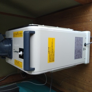 必要な場所を効率良くスポット冷却できるクーラーです。 作業場、工場、スポーツ施設、ガレージなど家庭用電源に差し込むだけで冷却＆除湿して必要な場所をクールダウンできます。