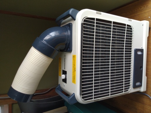 必要な場所を効率良くスポット冷却できるクーラーです。 作業場、工場、スポーツ施設、ガレージなど家庭用電源に差し込むだけで冷却＆除湿して必要な場所をクールダウンできます。