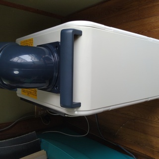 必要な場所を効率良くスポット冷却できるクーラーです。 作業場、工場、スポーツ施設、ガレージなど家庭用電源に差し込むだけで冷却＆除湿して必要な場所をクールダウンできます。