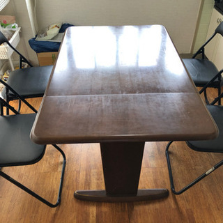 ダイニングテーブルと椅子(取引中)