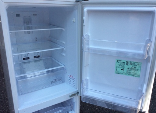【RKGRE-415】特価！三菱/146L 2ドア冷凍冷蔵庫/MR-P15ED-KW/中古品/2019年製/当社より近隣無料配達！