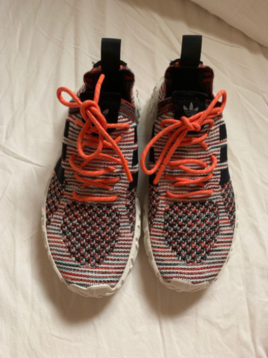 adidas スニーカー