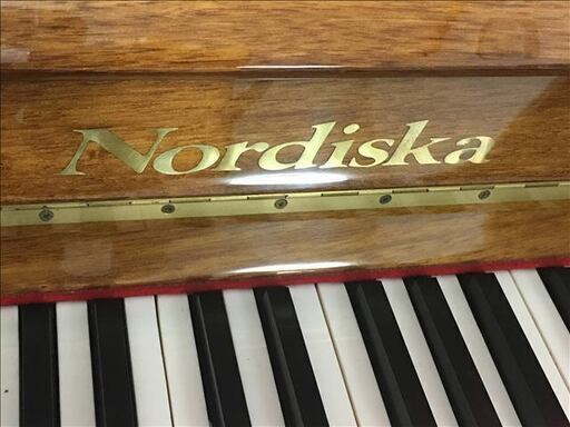 【値下げ】アップライトピアノ　Nordiska（ノルディスカ）猫足　マホガニー