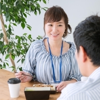 ８/５(水)　昼食を食べながら交流を深めたい会(机に飛沫防止パネ...