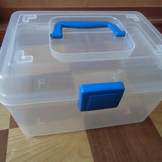 【取引成立】プラスチックの入れ物 蓋つき 収納BOX マルチBO...