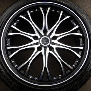 ロクサーニ　１８インチ　ノア、ＶＯＸＹ，ステップワゴンなどに♪