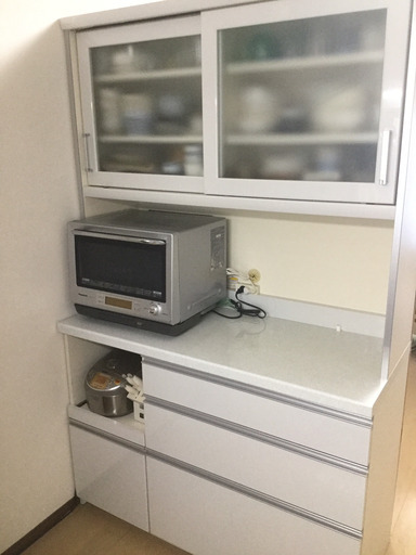 キッチンボード　食器棚　キッチンカウンター