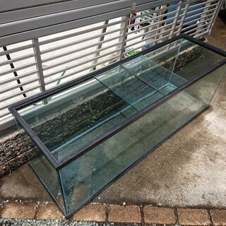 大型水槽　直接引き取りのみ 大型水槽売却