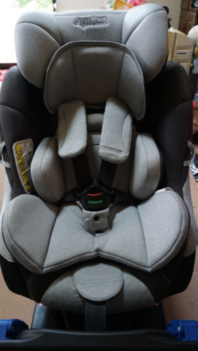 アップリカ　チャイルドシート　クルリラ　isofix
