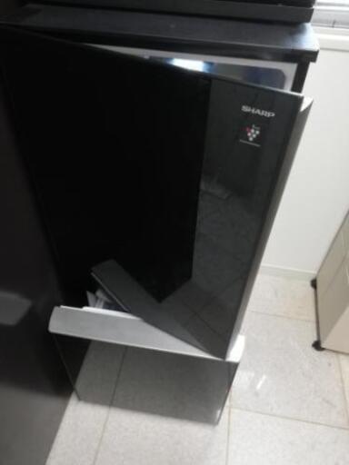 美品SHARP 冷蔵庫 二つドア プラズマクラスター137L