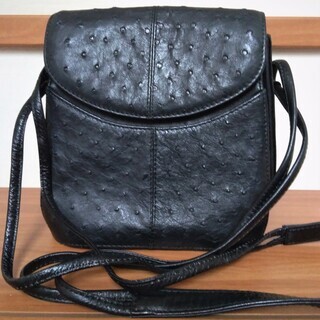 美品 クロコダイル ほどこし メッセンジャーバッグ 黒 ショルダー  