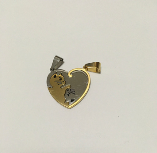 新品 ハート型猫ペアネックレスシルバー ゴールド 葛井ふじい 萩原天神のアクセサリー ネックレス の中古 古着あげます 譲ります ジモティーで不用品の処分