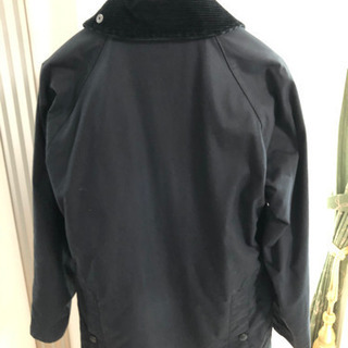 お届けも相談可。Barbour(バブアー)ネイビー。