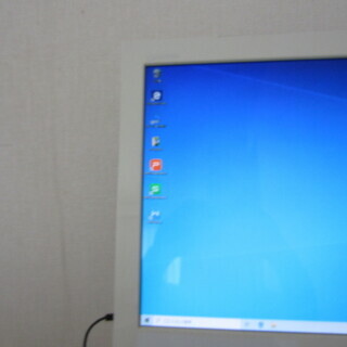 値下げしました！21.5型FHD液晶搭載一体型PC 東芝Qosmio D711/T7CWSを