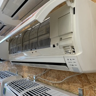 1050)【格安・・中古・・エアコン】 2011年製 富士通 2.2Kw(6畳用)売ります